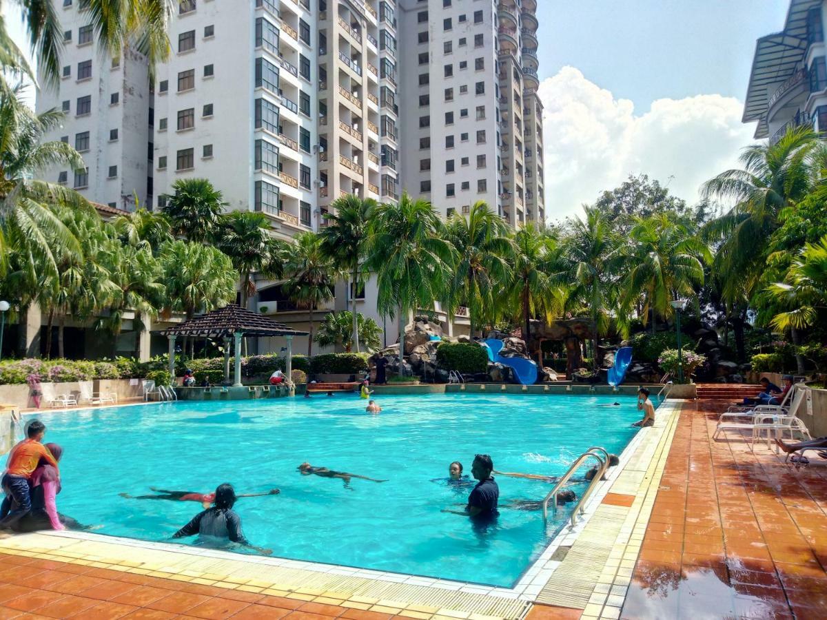 Costa Mahkota Malacca Exterior foto