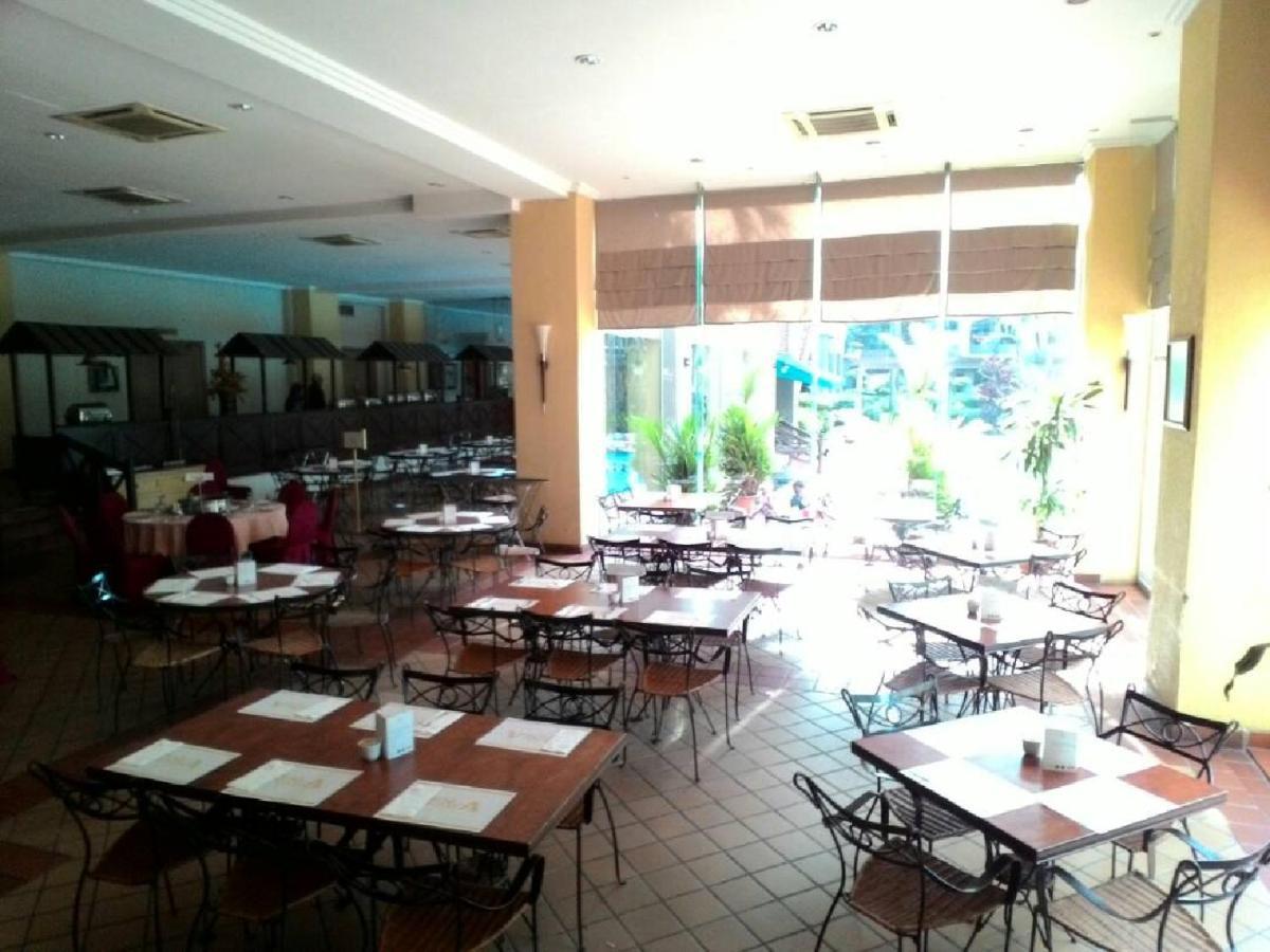 Costa Mahkota Malacca Exterior foto